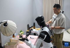 <b>器人AI能力不竭进化</b>